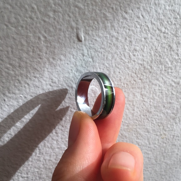 Color changing mood ring! - Picture 4 of 7